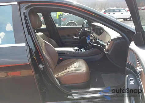 2019 Mercedes-Benz S 560 4Matic z USA, uszkodzony, nr VIN WDDUG8GB0KA466162